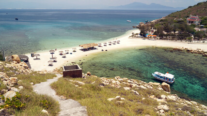 Double beach. The South China Sea. Swallow Island.