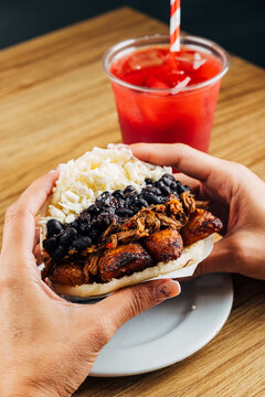 pabellon, arepa, arepas, venezuelan food, colombian breakfast, venezuela food, colombian, colombian food, black beans, beans, criollo, venezuelan, hispanic, marinated meat, maize, wooden bottom, hot, 
