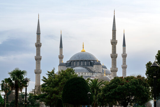 View of the Blue Mosque (Sultan Ahmed Mosque) in Sultanahmet district in the European part of Istanbul, Turkey