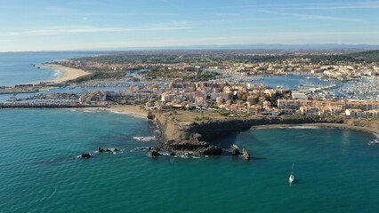 survol du cap d'Agde dans le sud de la France, Hérault, Occitanie