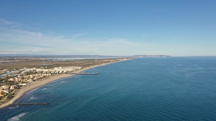 survol du cap d'Agde dans le sud de la France, Hérault, Occitanie