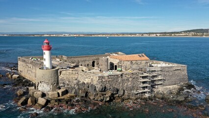 survol du fort de Brescou sur le littoral d'Agde dans le sud de la France, Hérault, Occitanie
