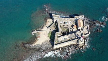 survol du fort de Brescou sur le littoral d'Agde dans le sud de la France, Hérault, Occitanie