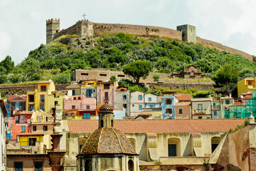 Bosa, il centro storico del famoso borgo medievale con le sue case colorate, in provincia di...