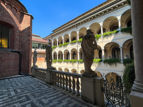 Pinacoteca Ambrosiana, Milan, Italy: the Courtyard of the Great Spirits (1932), designed by prefect Giovanni Galbiati, named after the verses of Inferno (canto IV) where Dante sees great men in Limbo