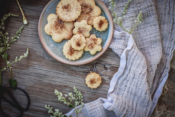 Cinnamon Mexican cookies overhead