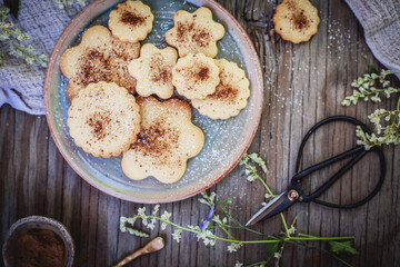 Cinnamon Mexican cookies overhead