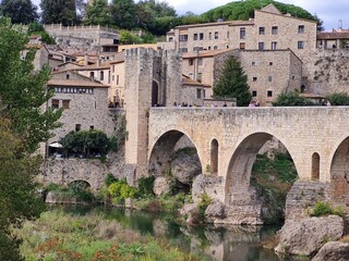 Besalu, pueblo medieval de la garrotxa 