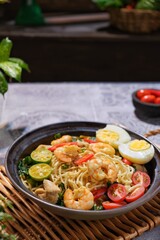 Mee Kari or Curry Mee is an Asian dish originated from the Asean Country like Malaysia, Singapore and Thailand. Usually eat for lunch . It is a diet version
