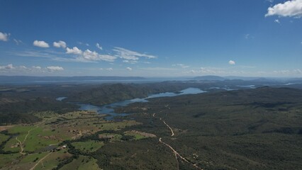 Imagem aérea do Lago Serra da Mesa em Colinas do Sul, Goiás, Brasil © Thiago