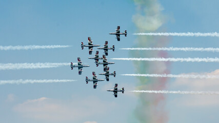 Frecce Tricolori AirShow Acrobatic Patrol Italy - obrazy, fototapety, plakaty