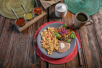 huevos con machaca comida tipica mexicana
