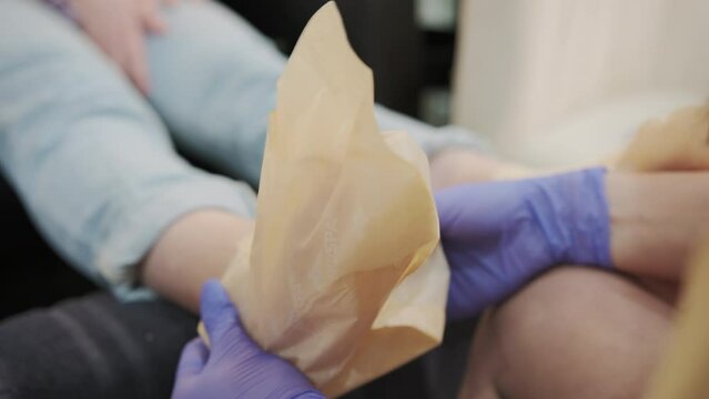 PROCEDURES IN FOOT SPA TREATMENT WITH  PARAFFIN WAX