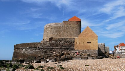 Fort Vauban en bord de Manche dans le village d'Ambleteuse dans le Pas-de-Calais sur la côte...