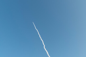 Smoke trajectory during rocket launch © onlyyouqj