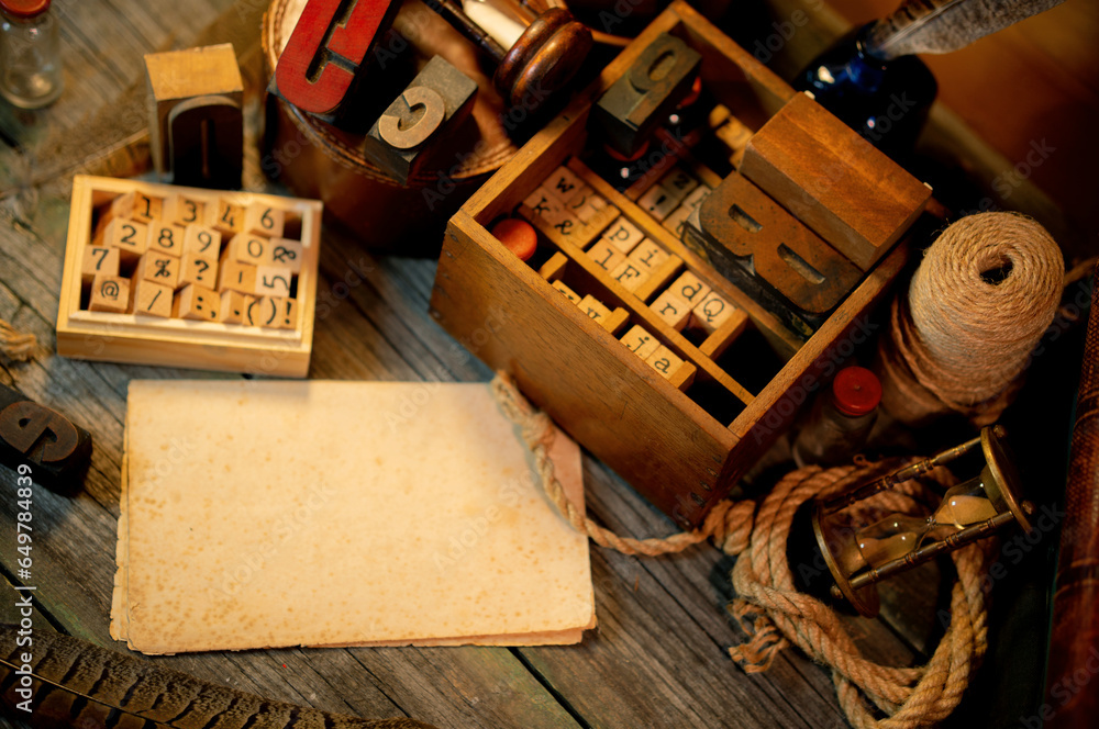 Fototapete retro type objects and old wooden typographic blocks. letters and numbers. vinatage background