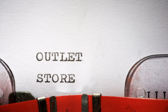 Outlet store text