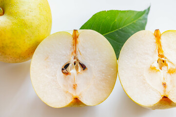 カットした20世紀梨