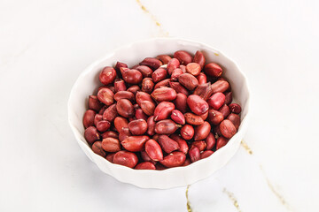 Raw peanut heap for roast