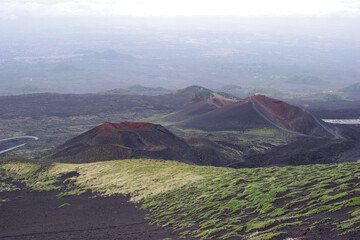 Vue sur les cratères inférieurs de l'Etna