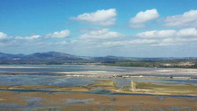 survol des &eacute;tangs, plage et marais salant de La Palme, Leucate et Port-la-Nouvelle