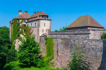 Fototapeta na wymiar Blick auf Burg Lützelstein in La Petite-Pierre. Departement Bas-Rhin in der Region Elsass in Frankreich