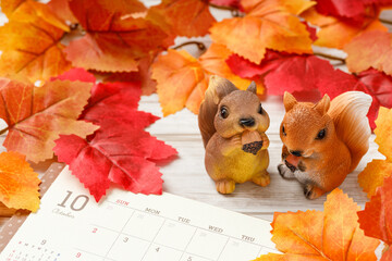 	10月のカレンダーとりす