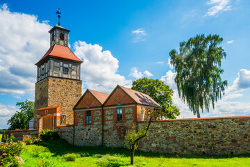 Die Wasserburg Walternienburg an der Elbe