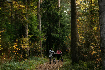 Two girlfriends n the threshold of new discoveries.