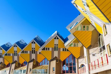 Papier Peint photo Rotterdam Spectacular Urban Landscape, Vibrant Yellow Cube Houses in Rotterdam, a Modern Architectural Marvel and Tourist Attraction in the Netherlands