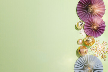 Obraz premium Christmas deco with baubles on bright