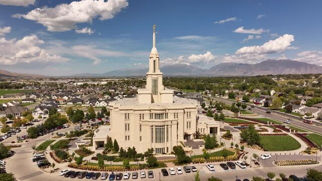 Aerial Payson Utah LDS Temple side pull. The Church of Jesus Christ of Latter-day Saints, LDS or Mormon religion. Fast growing christian religious groups. Headquartered in Salt Lake City.