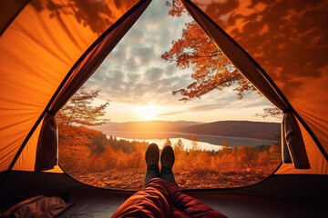 Fototapeta na wymiar camping in the sunset autumn mountains 