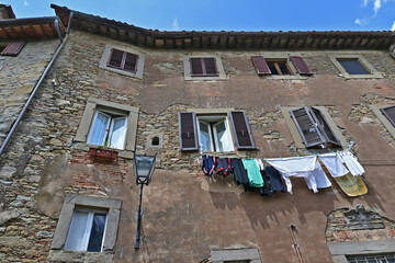 Cortona, vicoli, case e tetti della città - Arezzo