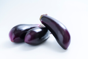 白バックのナス
