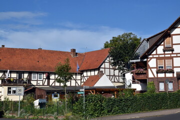 Fototapeta na wymiar Malerische Fachwerkhäuser in Bad Zwesten
