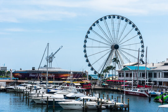 Miami, FL, USA - bayside marina panorama.