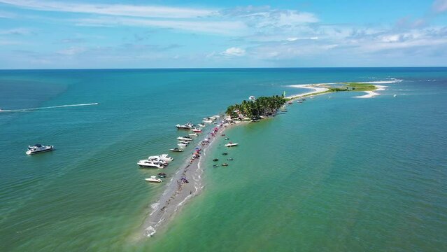 Ilha de Itamarac&aacute; -  Coroa do avi&atilde;o - Forte Orange - Igarassu - Visto de Cima com drone 4k - Pernambuco - Brasil