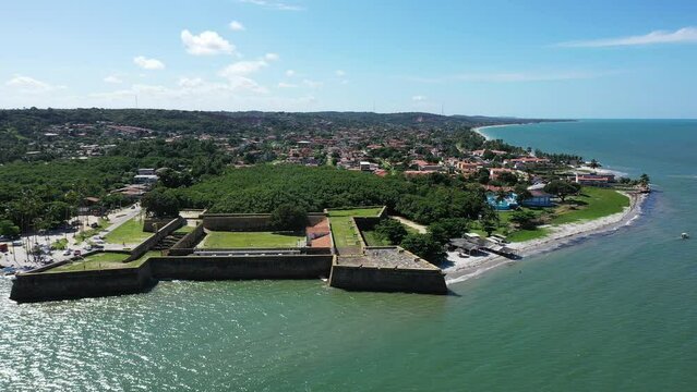 Ilha de Itamarac&aacute; -  Coroa do avi&atilde;o - Forte Orange - Igarassu - Visto de Cima com drone 4k - Pernambuco - Brasil