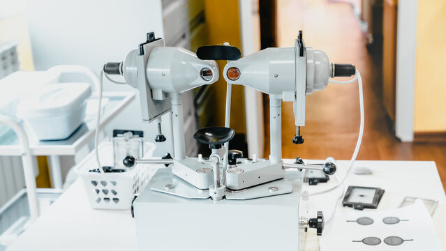 Synoptophore device in medical children office in hospital. Visual acuity, strabismus improvement. Advanced vision treatment, correction for eyes health. Pediatric ophthalmology procedure