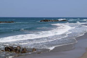 Fototapeta na wymiar 山形県庄内浜の荒波