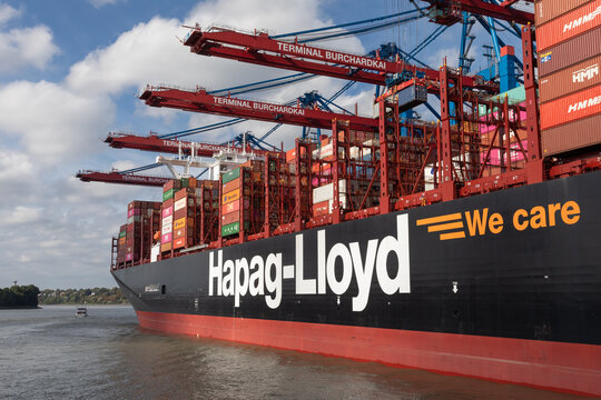 Der Containerriese Manila Express, das neueste Schiff von Hapag-Lloyd, einer der weltweit gr&ouml;&szlig;ten Containerreedereien, im Hamburger Hafen. Hamburg, Deutschland am 20. September 2023.