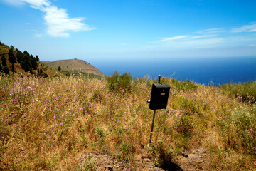 Postzustellung in der Landschaft von Las Tricias auf La Palma. 