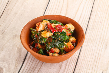 Chicken with tomato and spinach