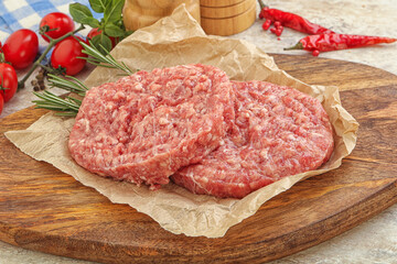 Raw pork cutlet for burger