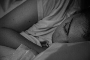 Foto scattata ad una ragazza mentre dorme.