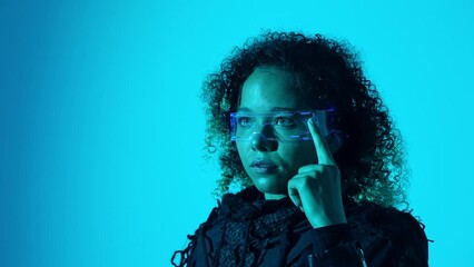 Black woman wearing a smart glasses. Wearable computing. - Powered by Adobe