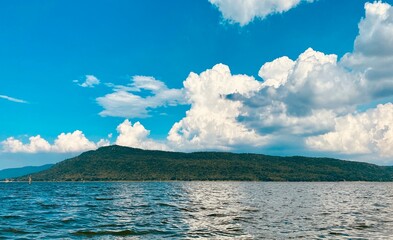 Photo sky and clouds, mountains and sea