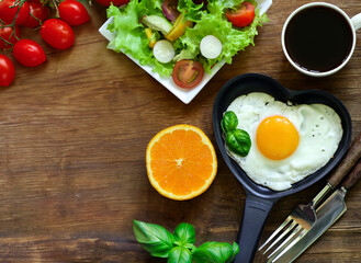 breakfast with fried eggs for healthy eating