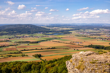 Naklejka premium Spätsommerwanderung durch das oberfränkische Land bei Bad Staffelstein - Bayern - Deutschland